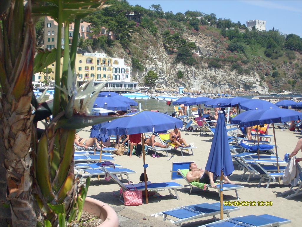 B&B Celestina Ischia Lacco Ameno  Екстериор снимка